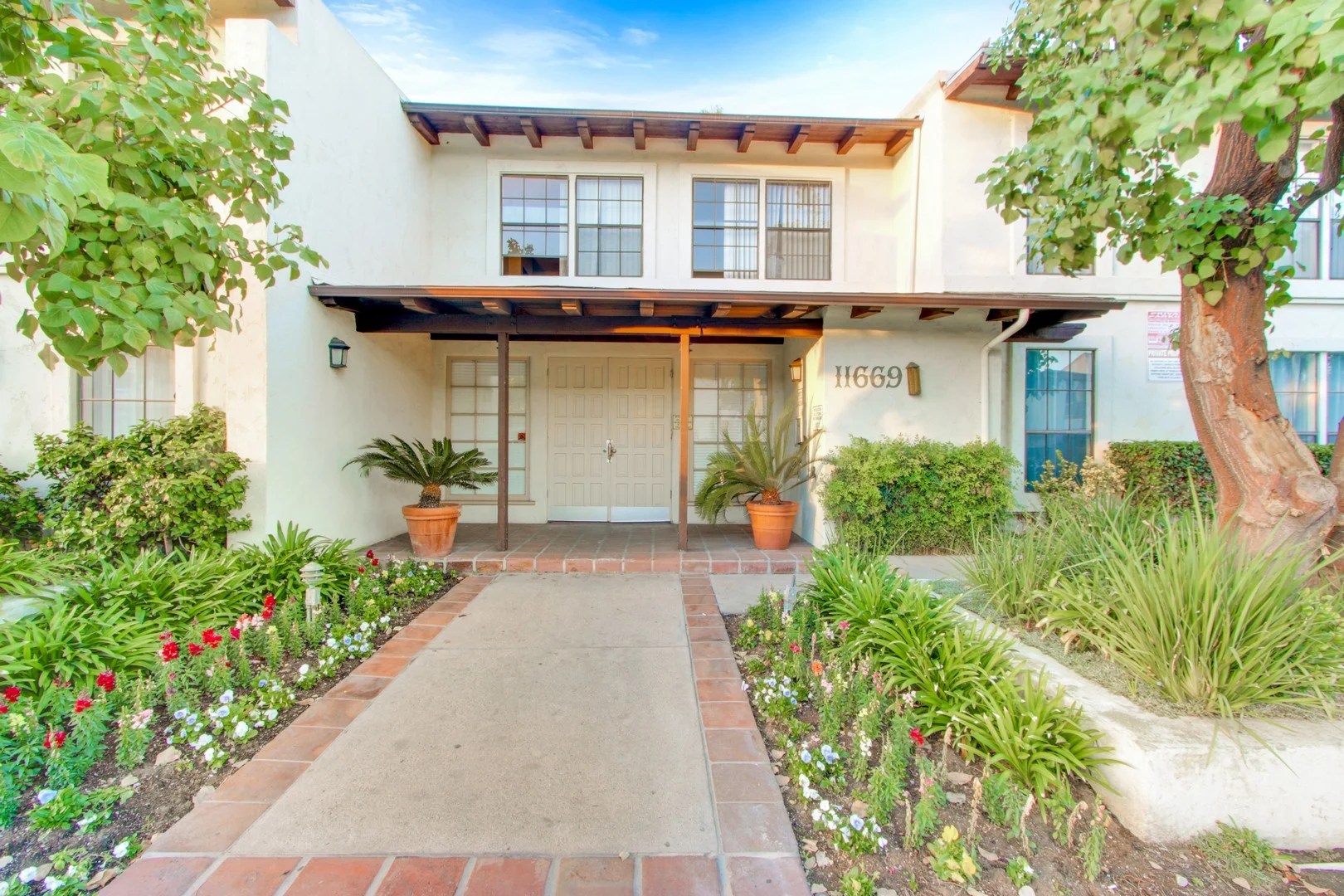 Photos and Video of Garden Green Apartments in North Hollywood, CA